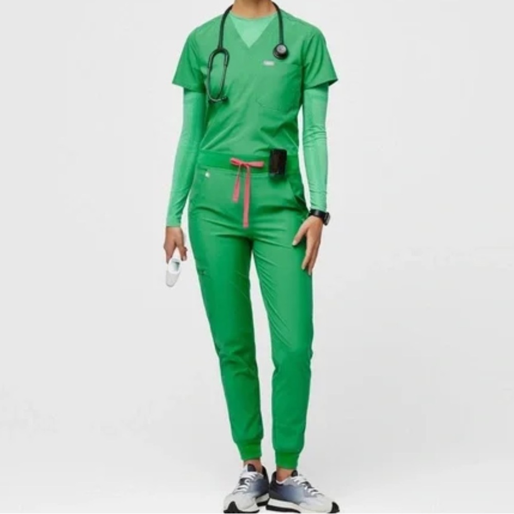 Figs Women's Green Scrub Set